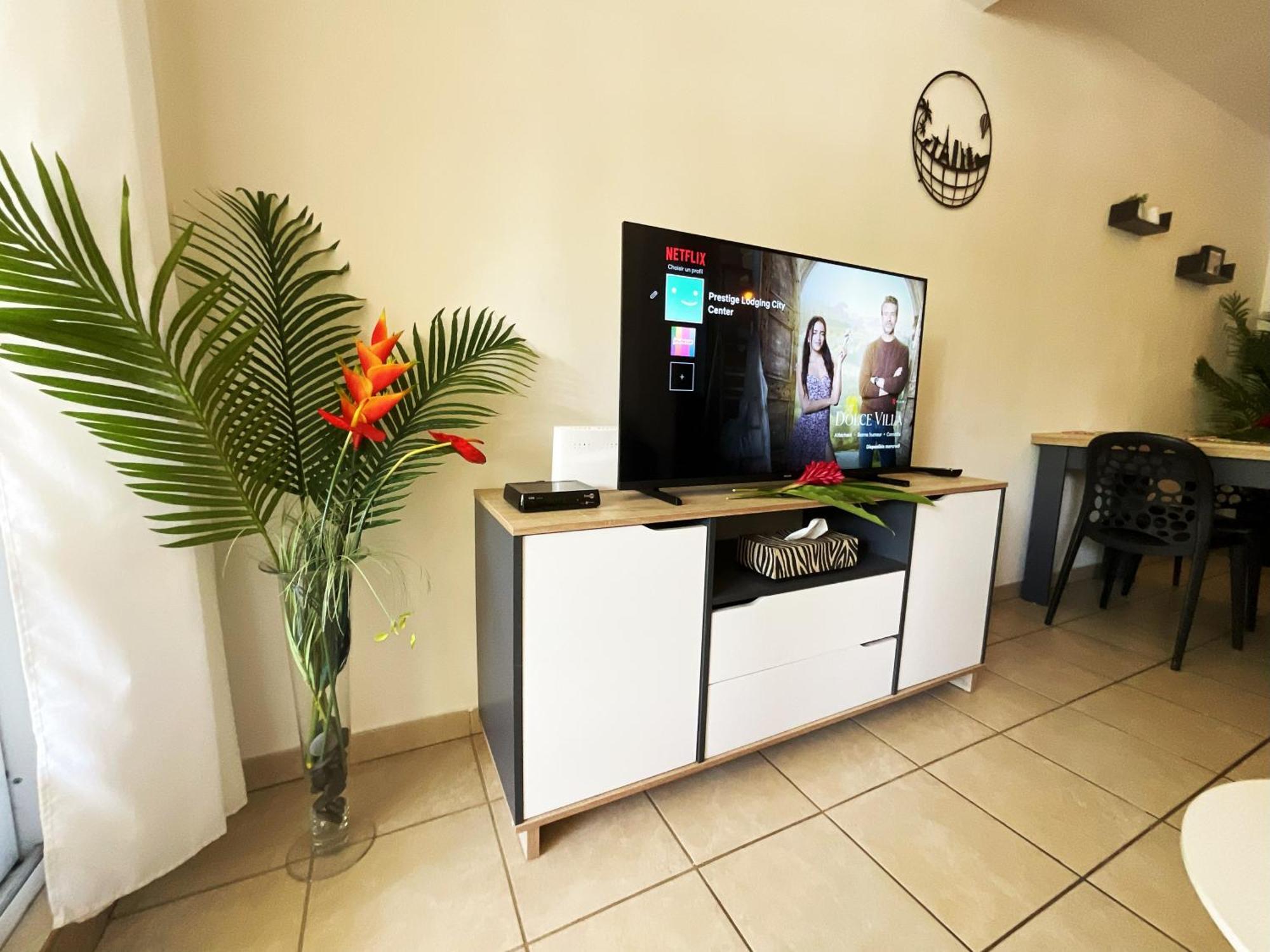 Prestige Lodging City Center 파페에테 외부 사진